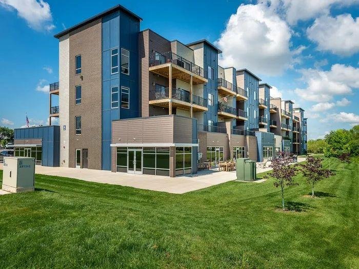 Luxury real estate investor